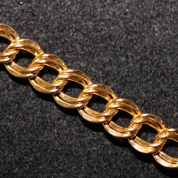Vintage 12K Gold Filled Bracelet Chain AVON Charms - Picture 2 of 8